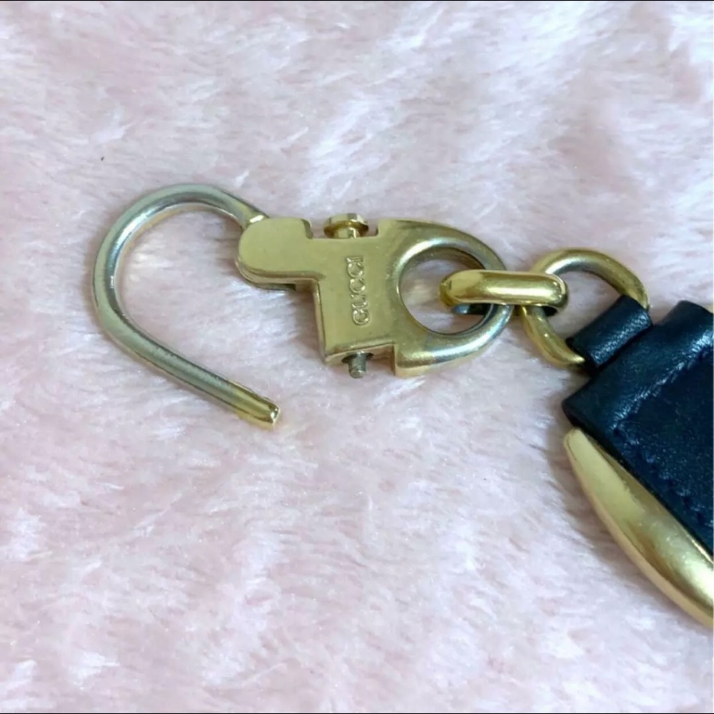 GUCCI Keychain - Picture 4 of 4